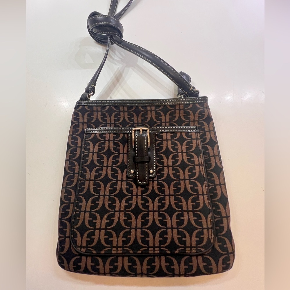FOSSILL VINTAGE MONOGRAMMED CROSSBODY BROWN BAG W/BUCKLE AND SIDE POCKET